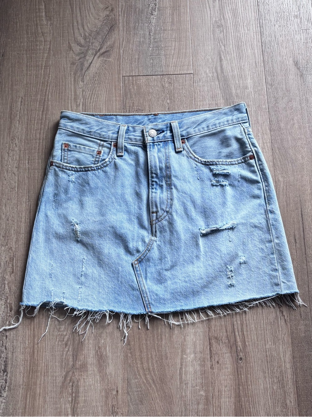 Levi's Denim Raw Hem Distressed Skirt in Blue